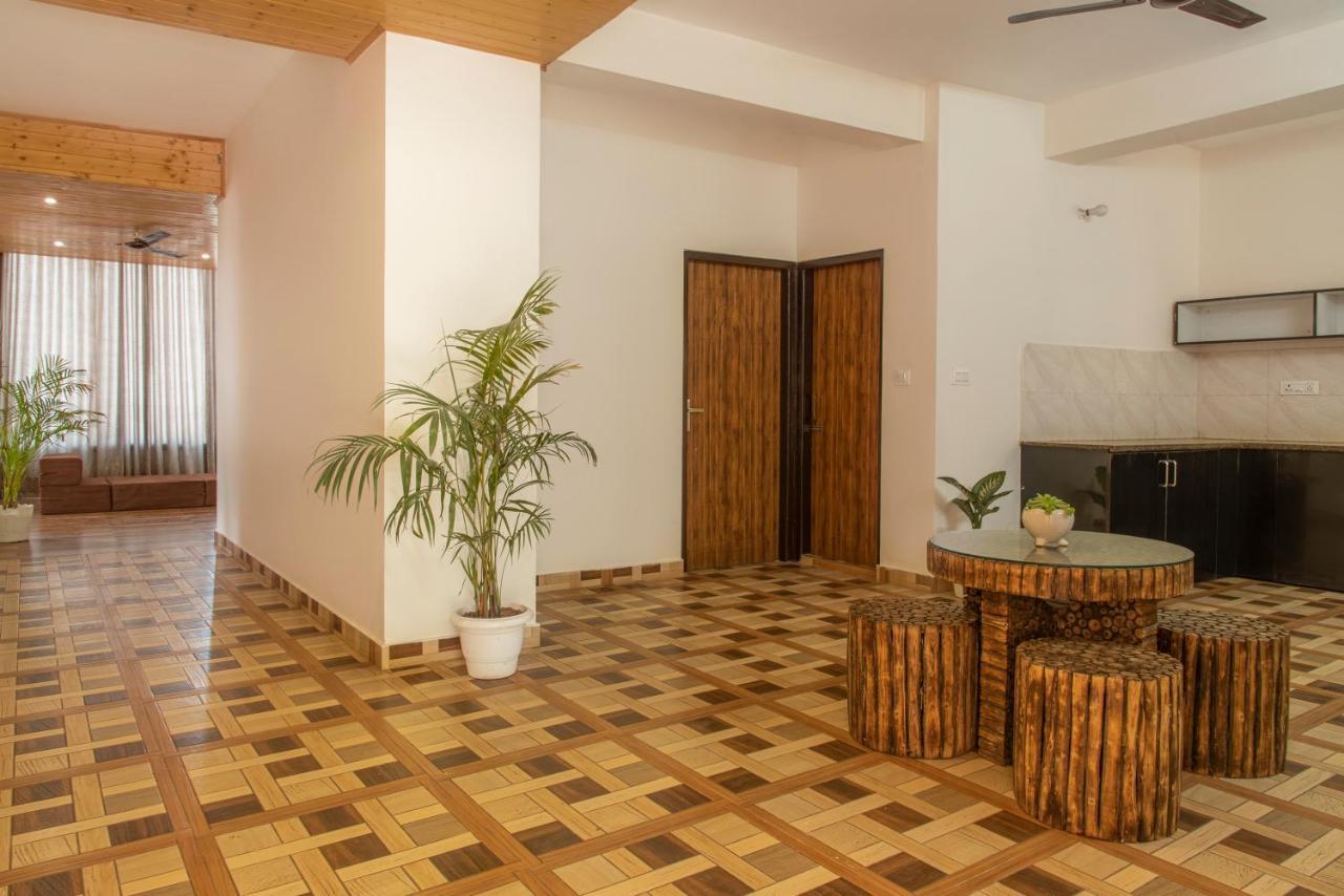 Valley View Apartments Kasauli Luaran gambar