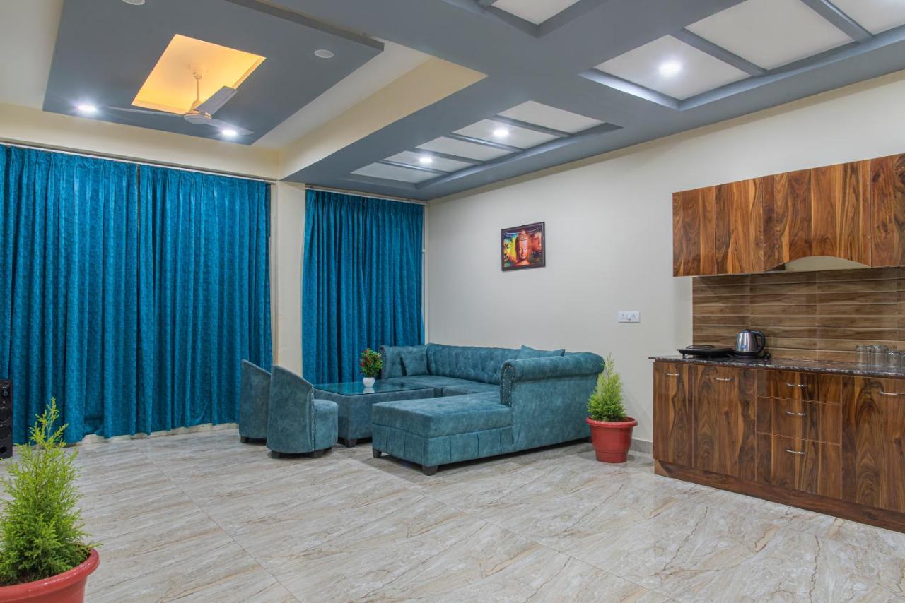 Valley View Apartments Kasauli Luaran gambar